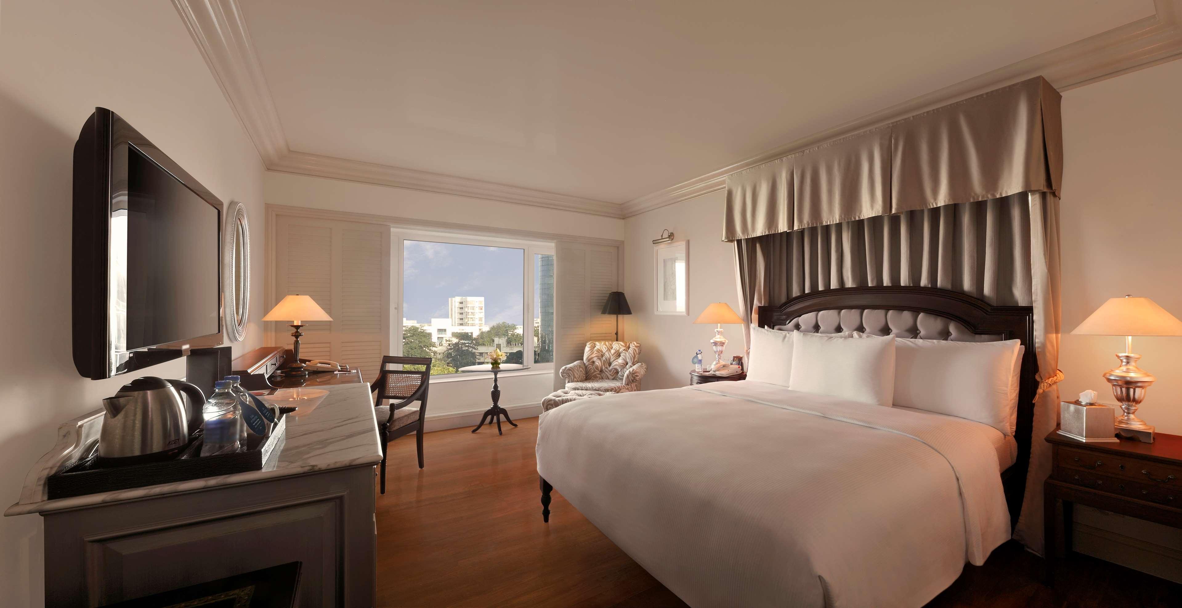 希尔顿孟买国际机场酒店 外观 照片 A room at the Taj Mahal Palace