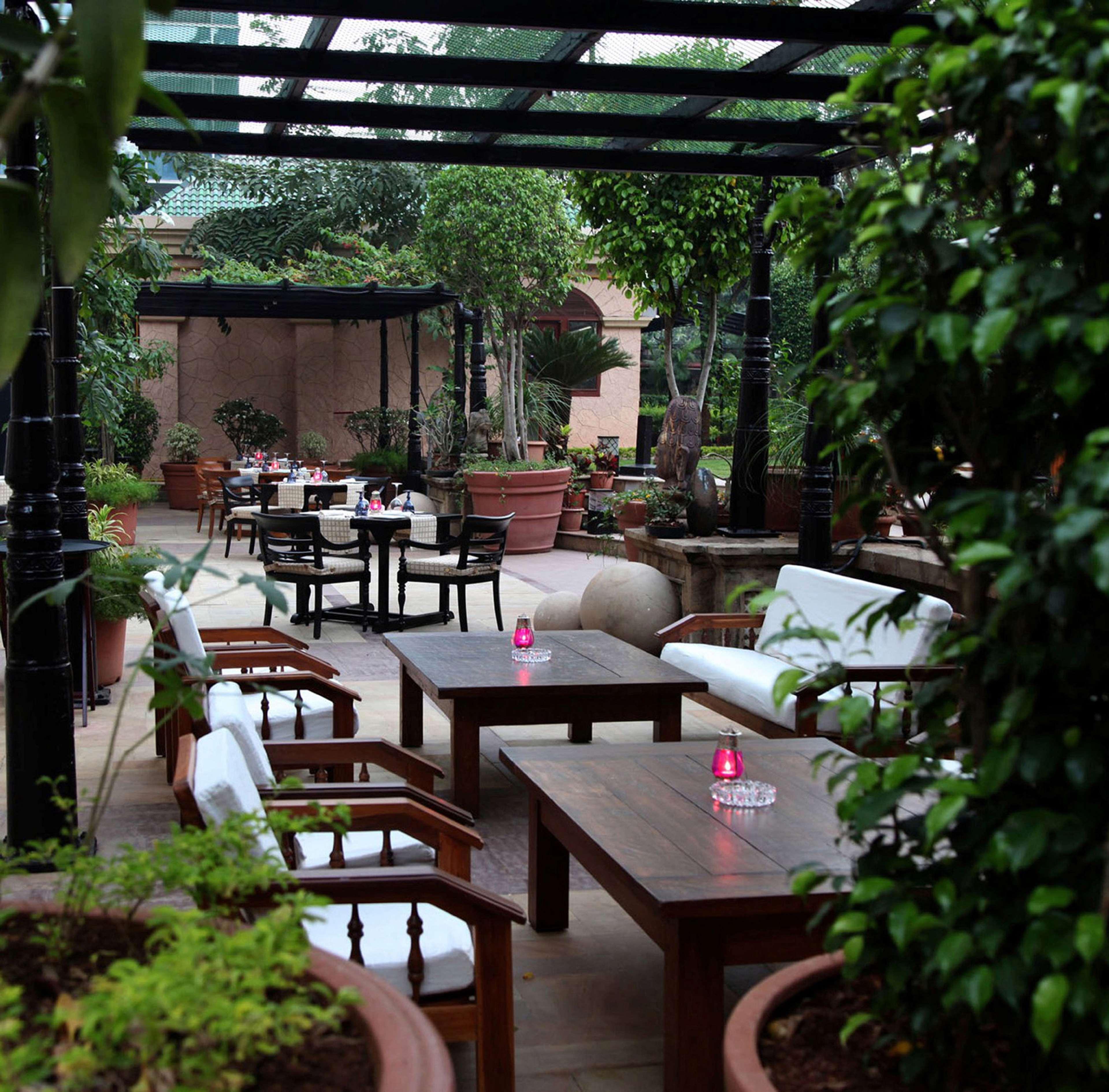 希尔顿孟买国际机场酒店 外观 照片 The hotel's garden