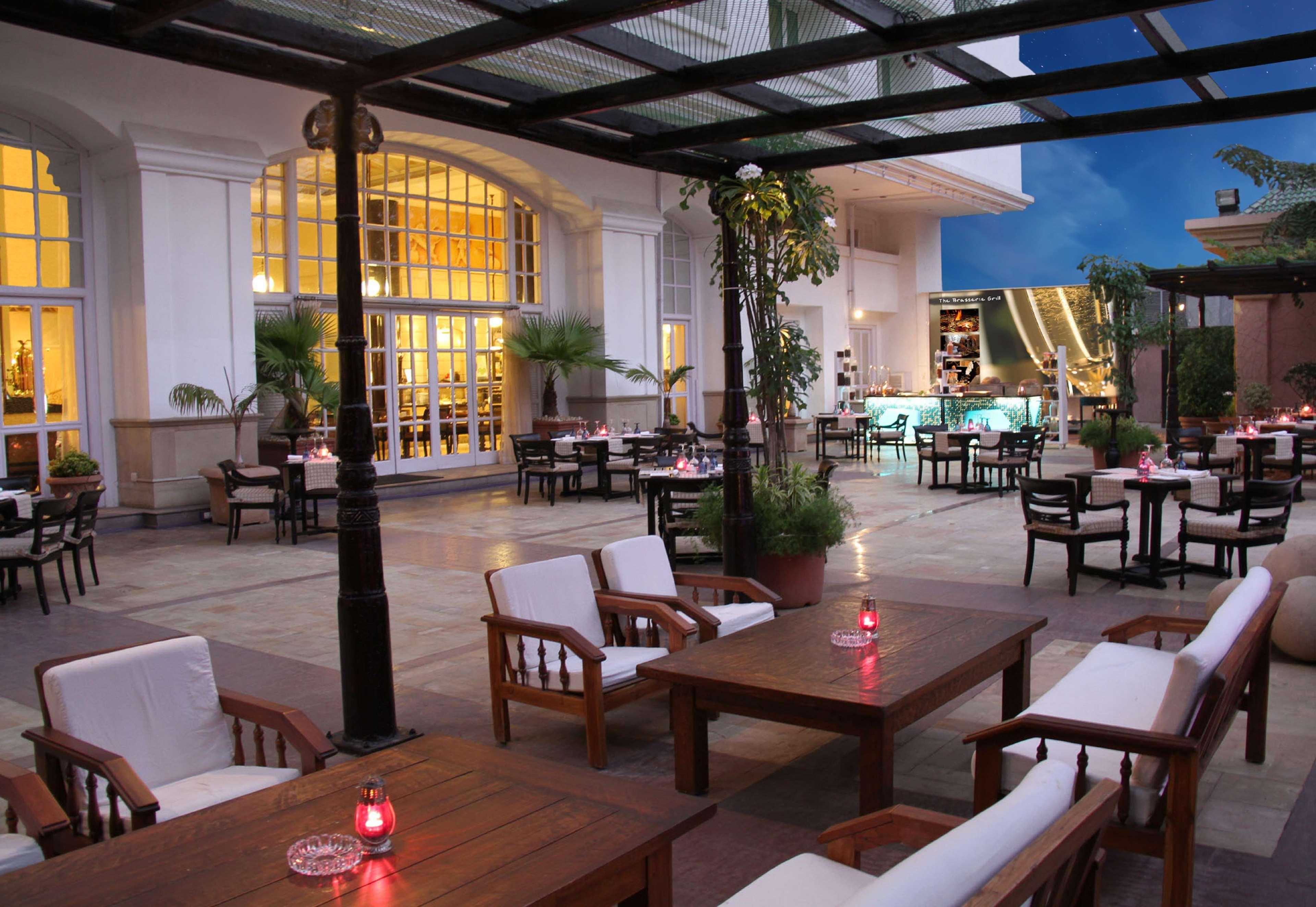 希尔顿孟买国际机场酒店 外观 照片 The hotel's lobby