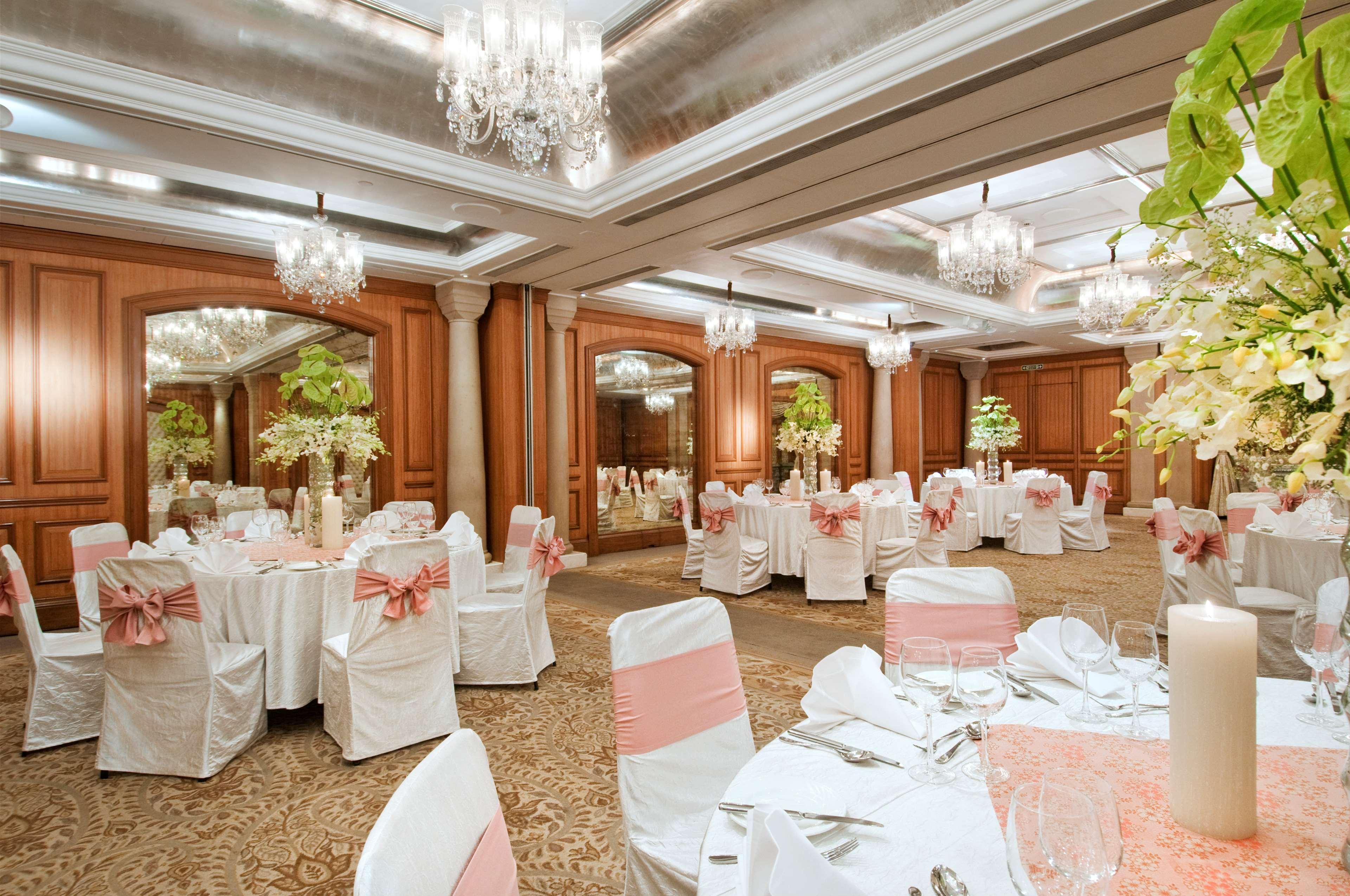 希尔顿孟买国际机场酒店 餐厅 照片 The ballroom at the Mandarin Oriental, Kuala Lumpur