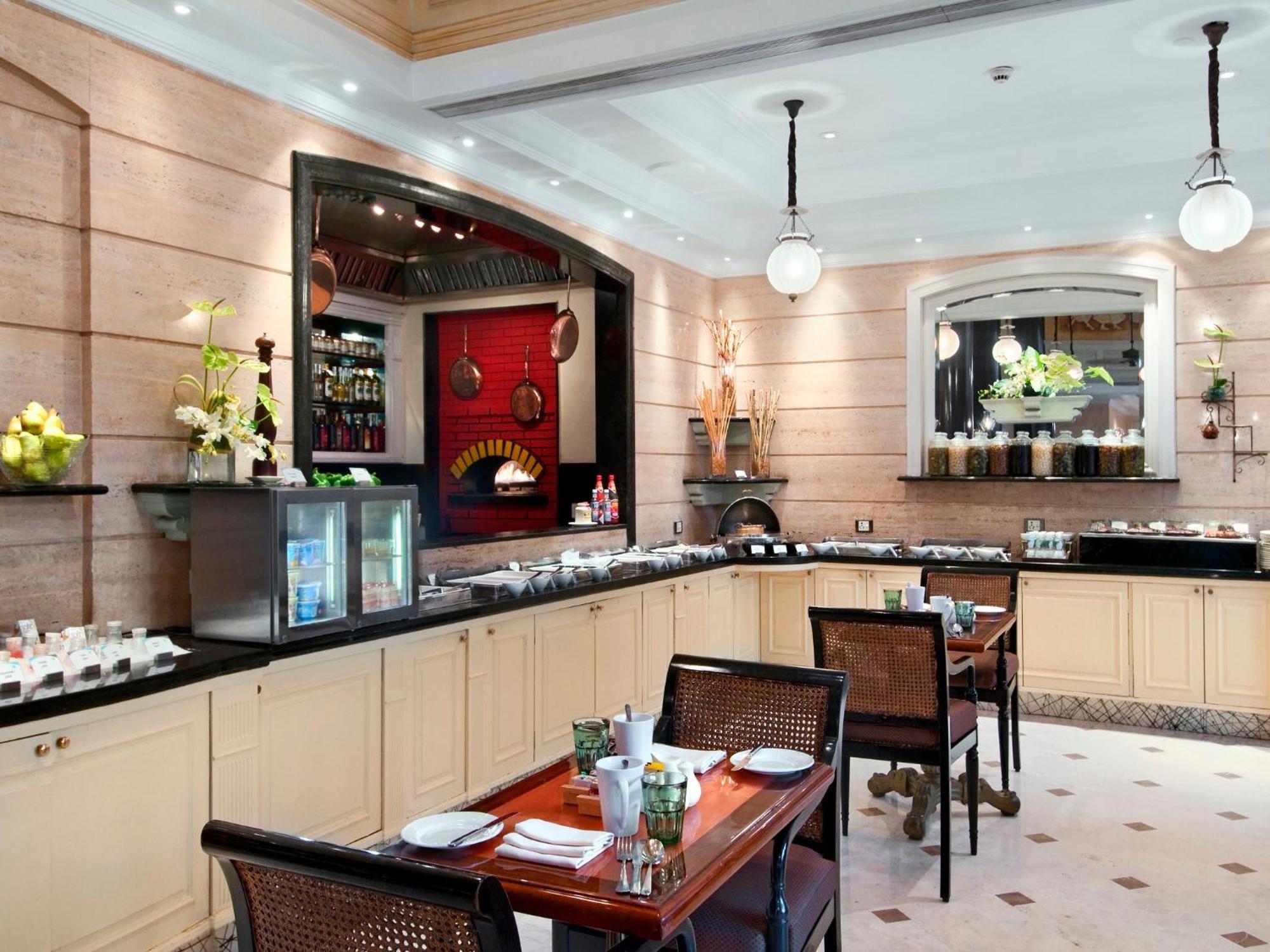 希尔顿孟买国际机场酒店 外观 照片 The restaurant
