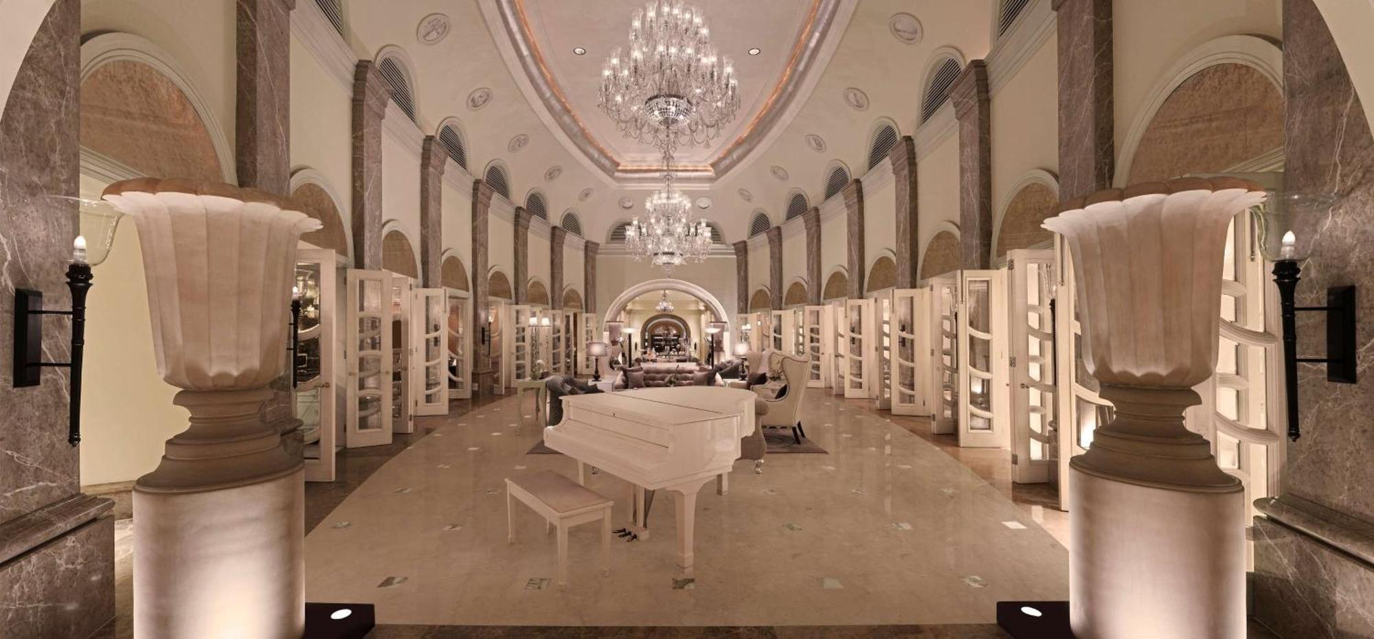 希尔顿孟买国际机场酒店 外观 照片 The lobby of the hotel