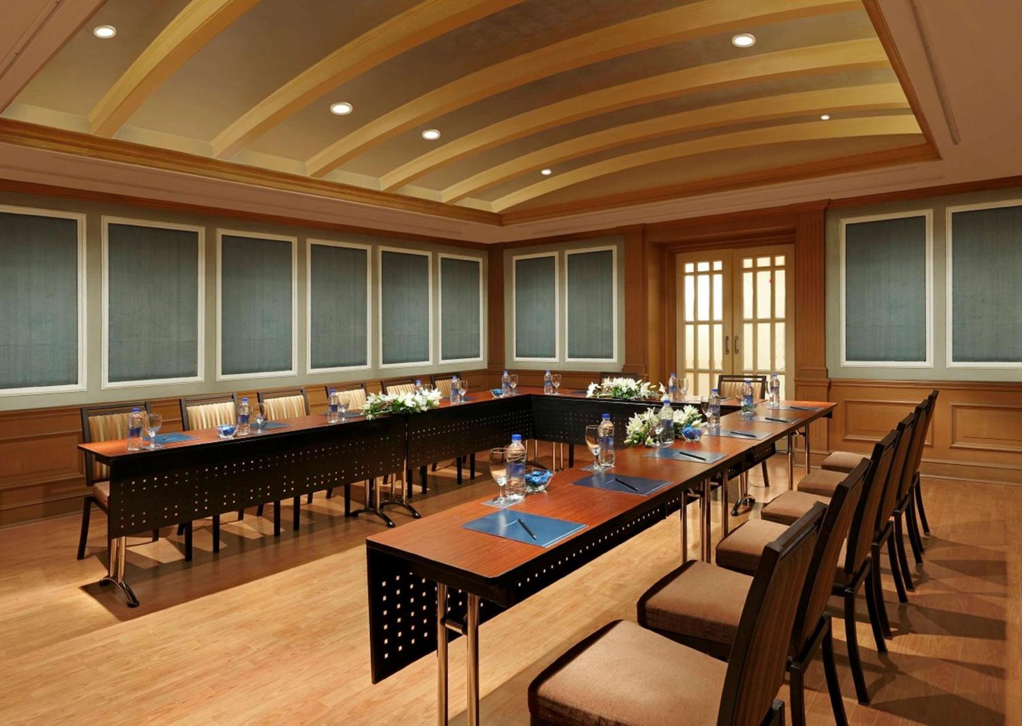 希尔顿孟买国际机场酒店 外观 照片 A meeting room
