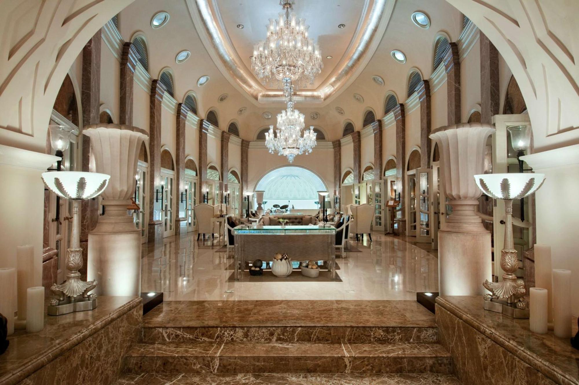 希尔顿孟买国际机场酒店 外观 照片 The lobby of the hotel