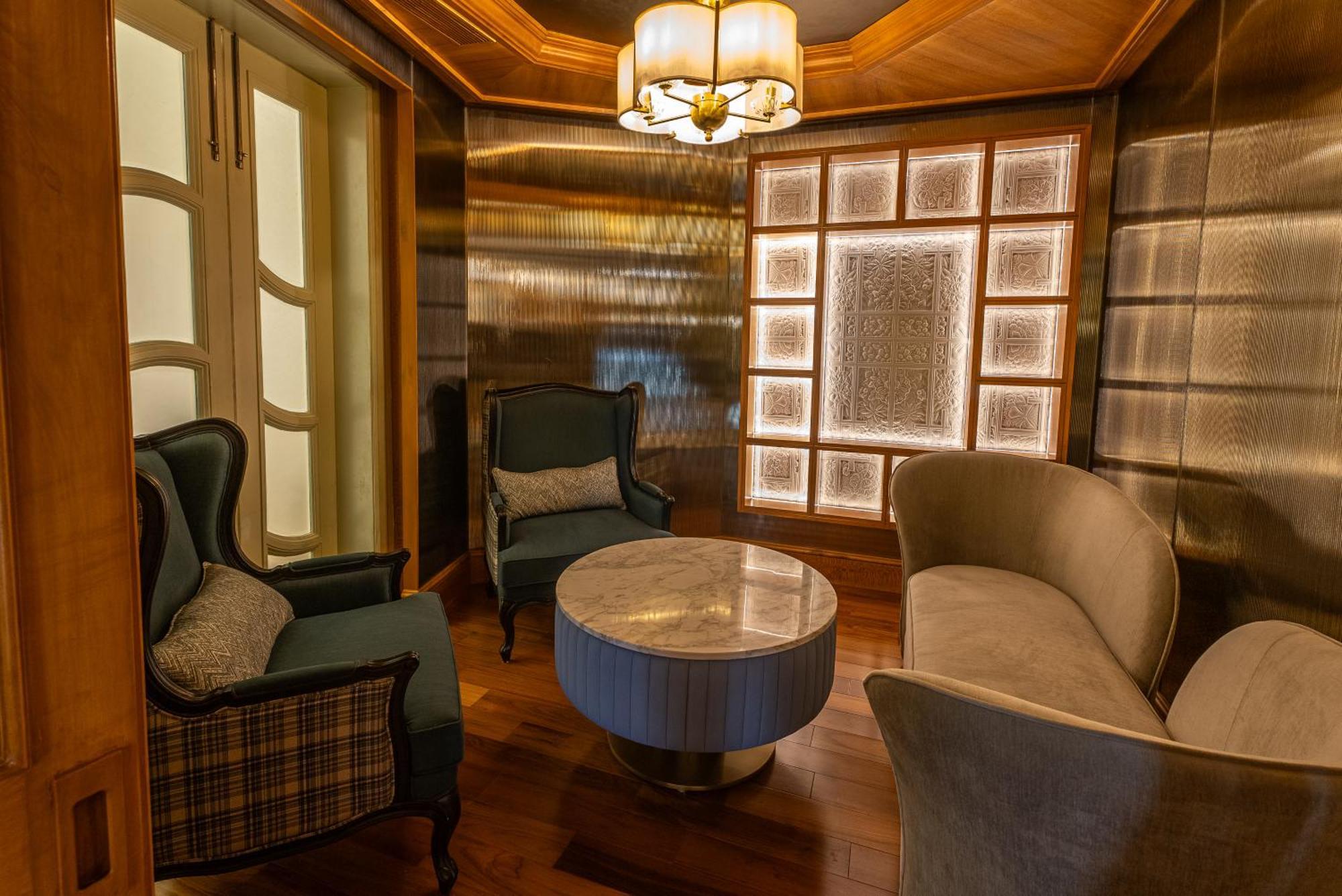 希尔顿孟买国际机场酒店 外观 照片 The interior of the lounge